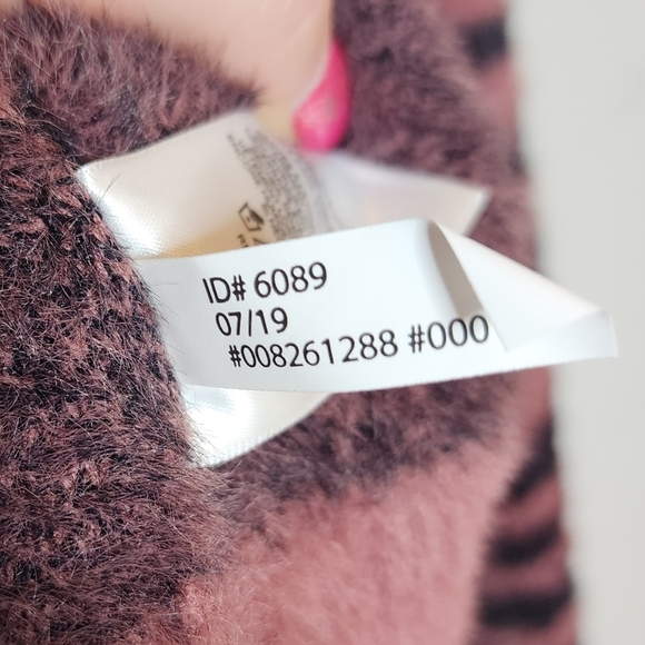 Express Fuzzy SOFT pink mauve/black zebra sweater. Women's size Large. - Picture 14 of 15